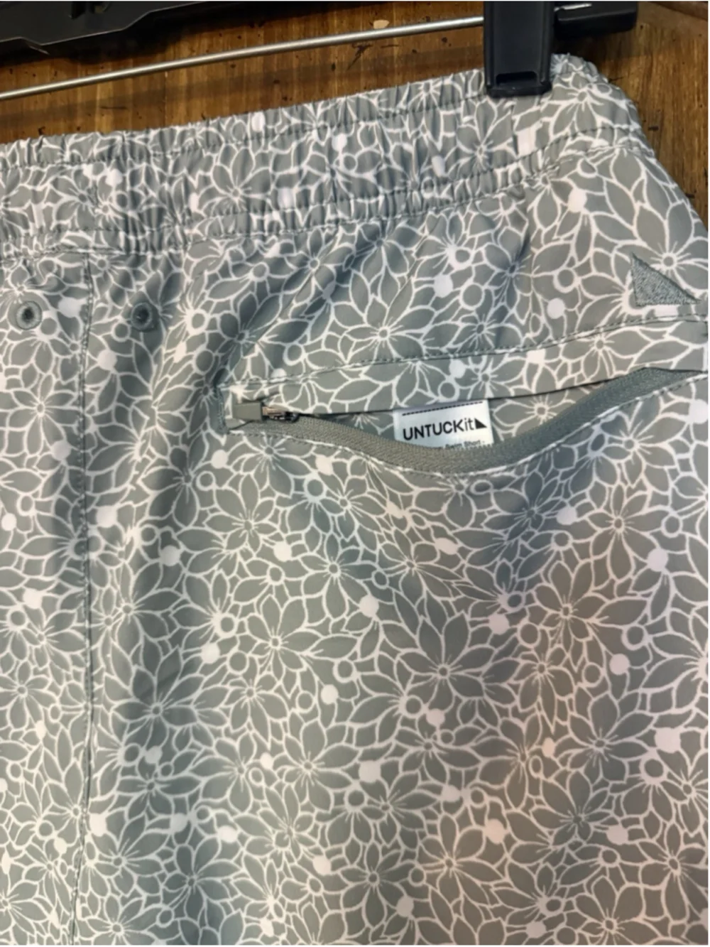 UNTUCKit Beyond Short Green Floral Swim Short Size Medium Summer Vacation